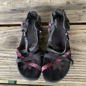 skecher buckle sandals